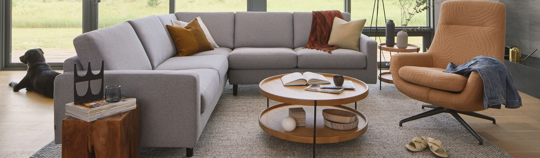 Oskar Sectional in Grey Fabric